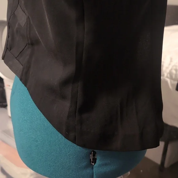 Blazer - Picture 7 of 8